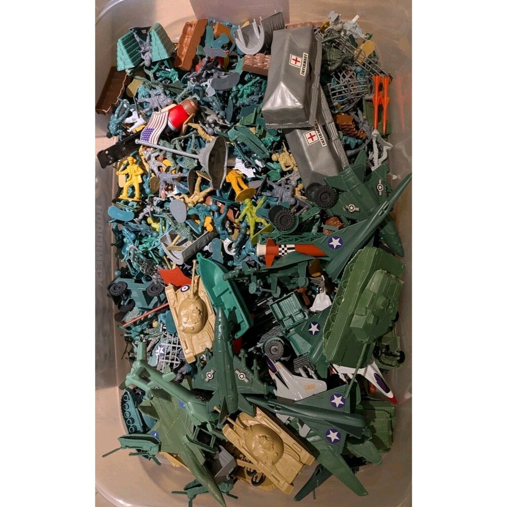 BIG LOT Of Military Toy 6 Pounds Vintage Soldiers Army Men Vehicle Jet Tank Car